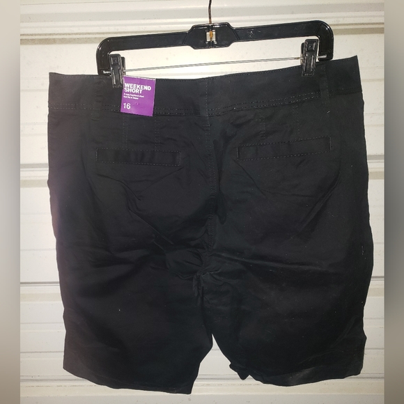 Plus Size 16 weekend shorts black lane bryant new - Picture 2 of 3